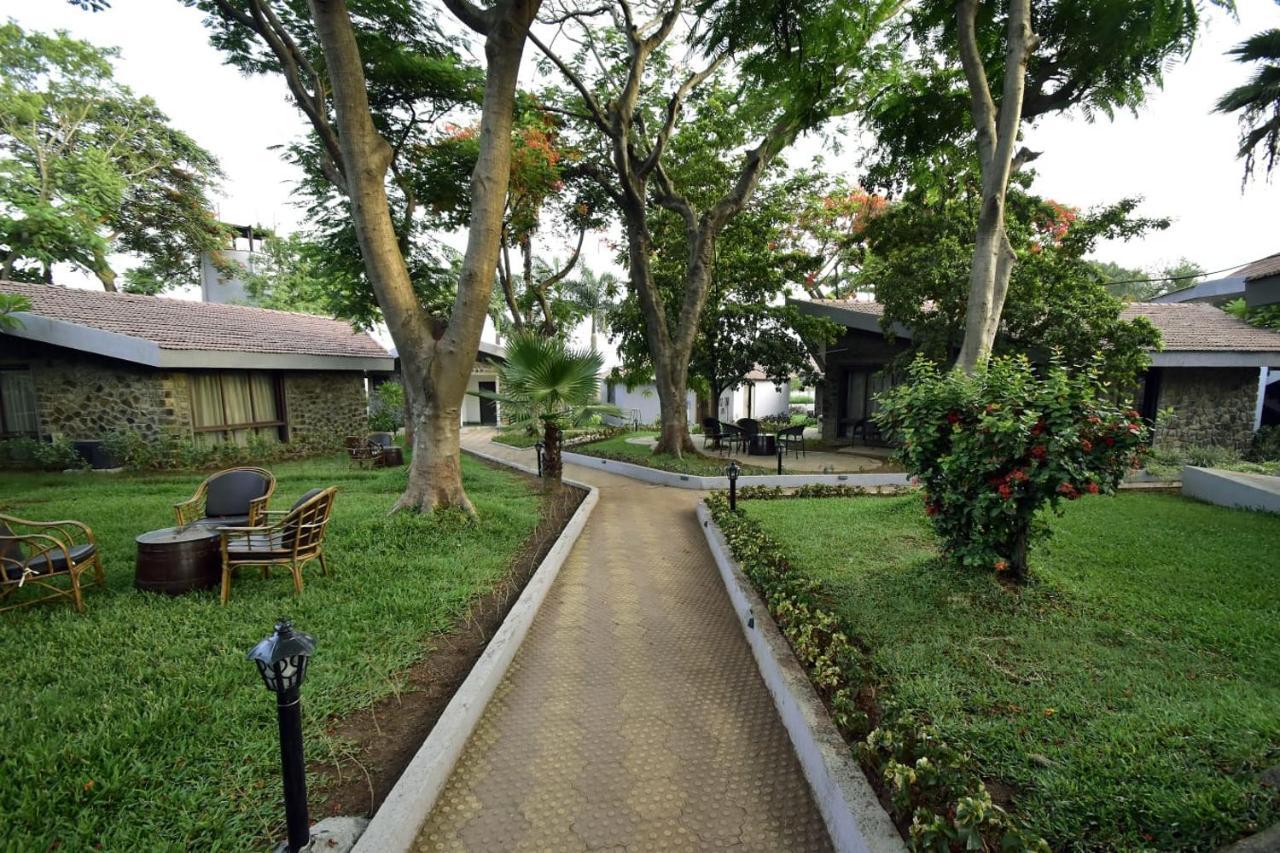 Caves County Resort Mālegaon Kültér fotó
