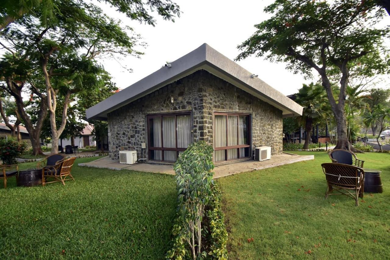 Caves County Resort Mālegaon Kültér fotó