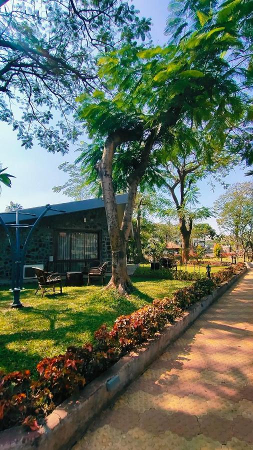 Caves County Resort Mālegaon Kültér fotó